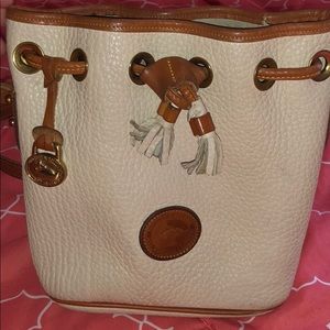 VINTAGE Dooney and Bourke crossbody bag